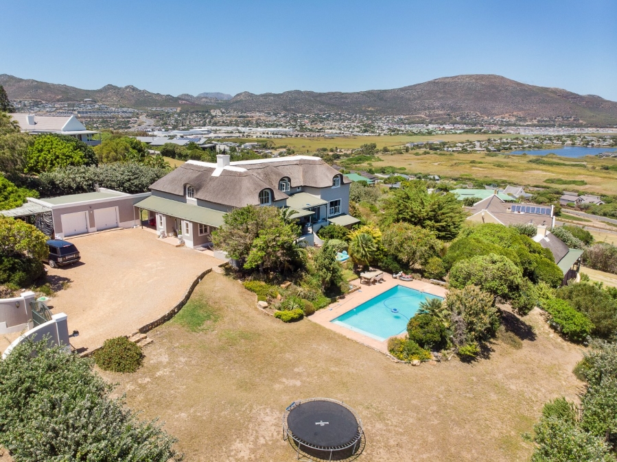 7 Bedroom Property for Sale in Crofters Valley Western Cape